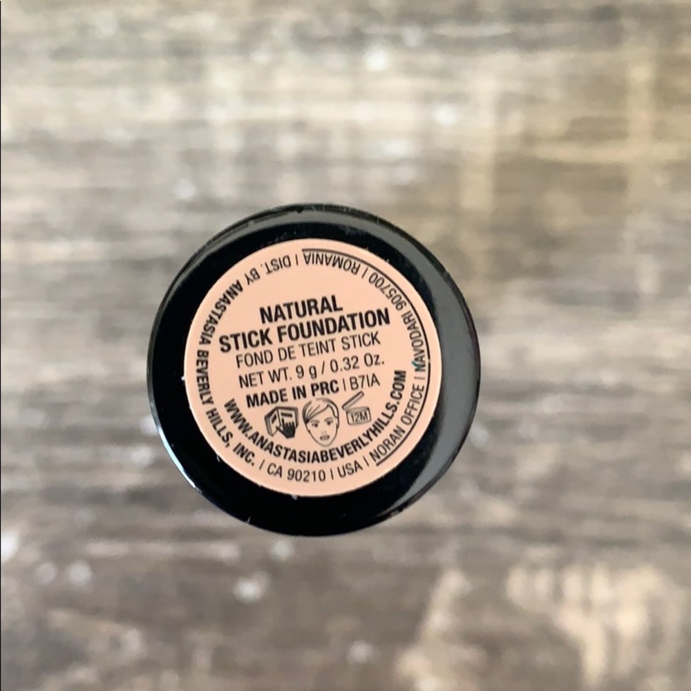 Anastasia Foundation Stick